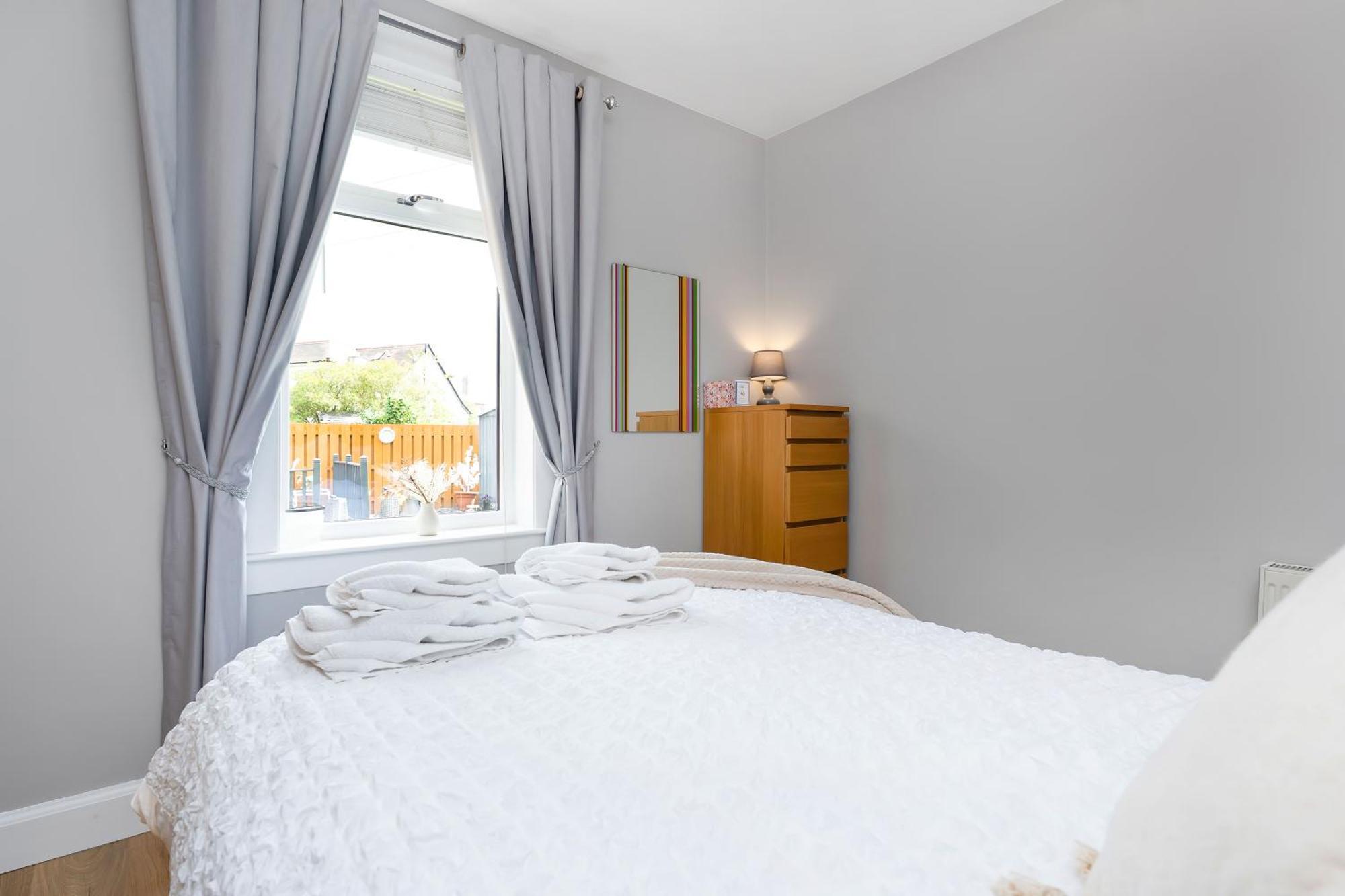 Crewe Apartment - 2 Bed, Free Off Street Parking And Private Garden Эдинбург Экстерьер фото